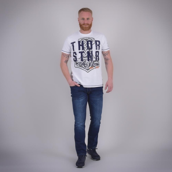 TS-S23-10362_Hammer_Studio_total_front_weiss_19511
